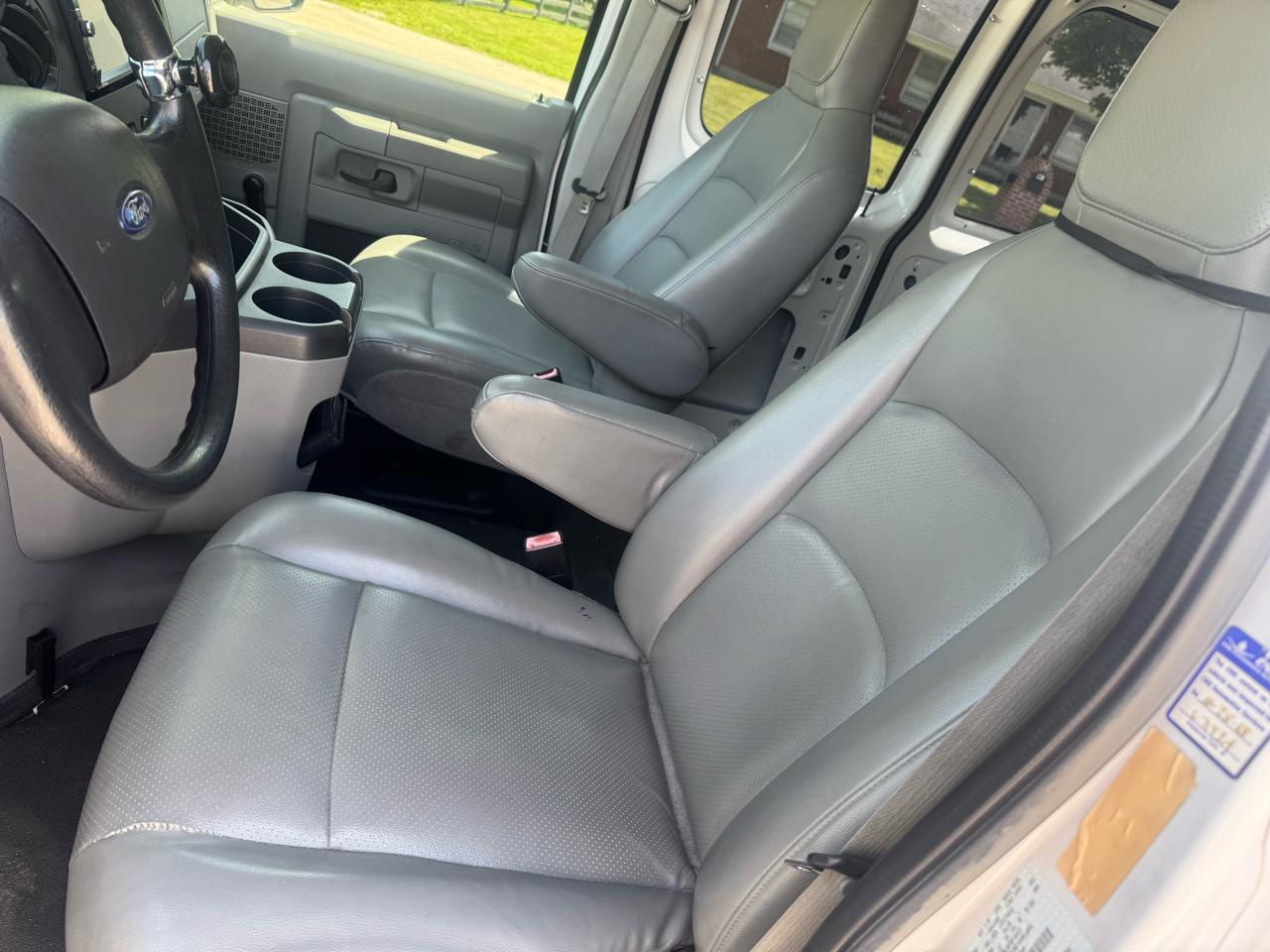 Ford Econoline  2010