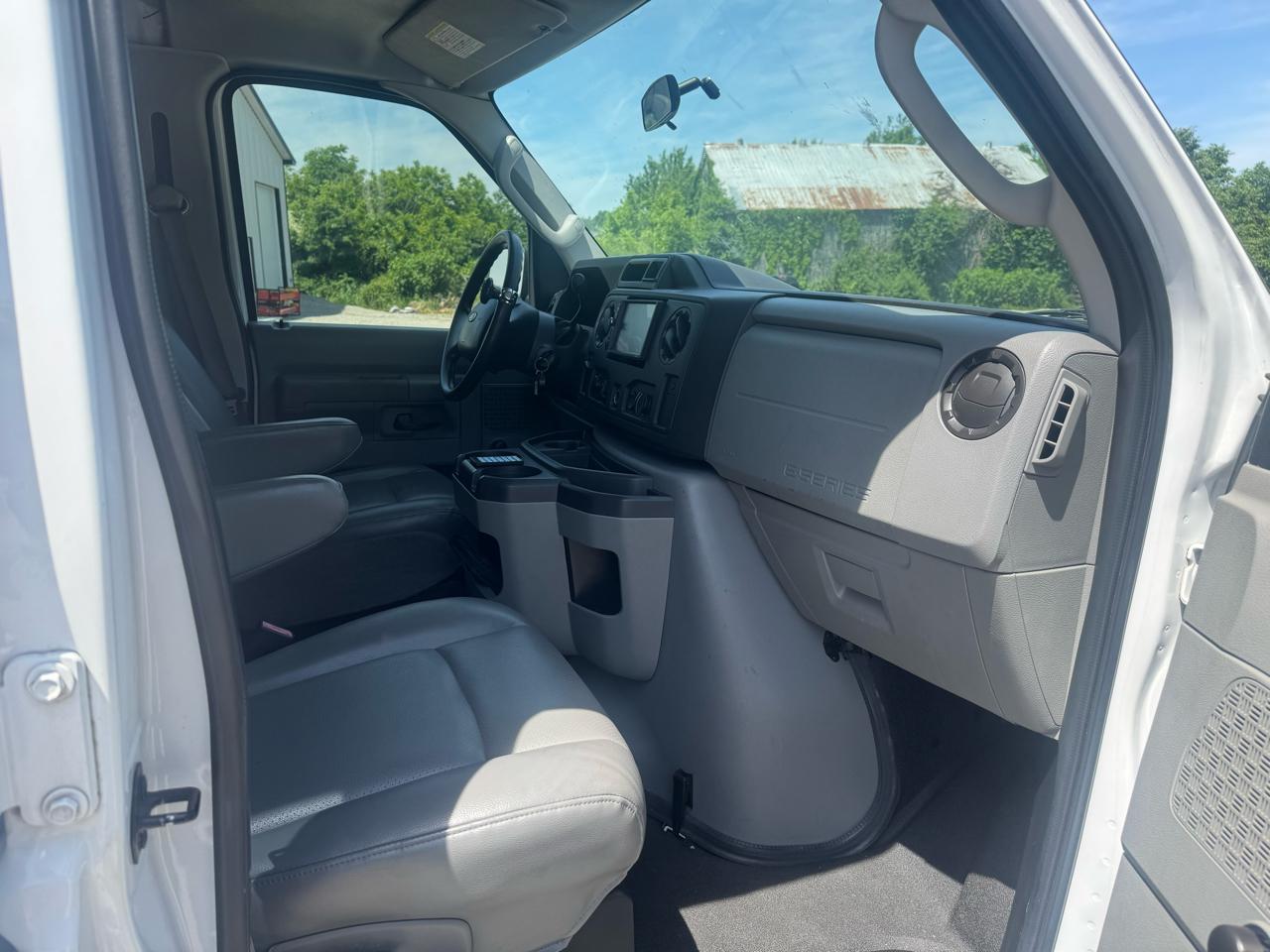 Ford Econoline  2010