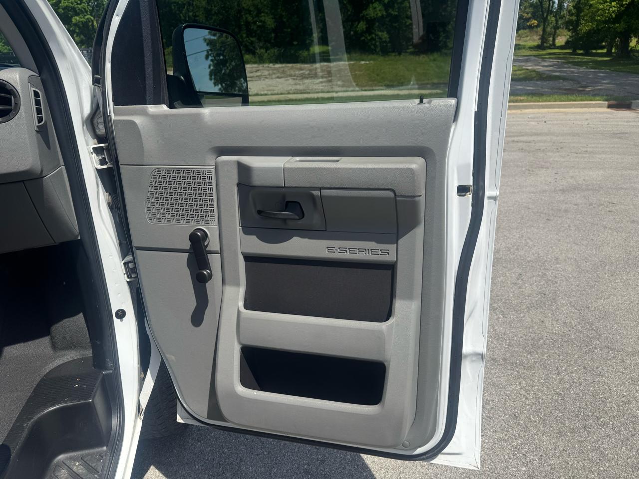 Ford Econoline  2010