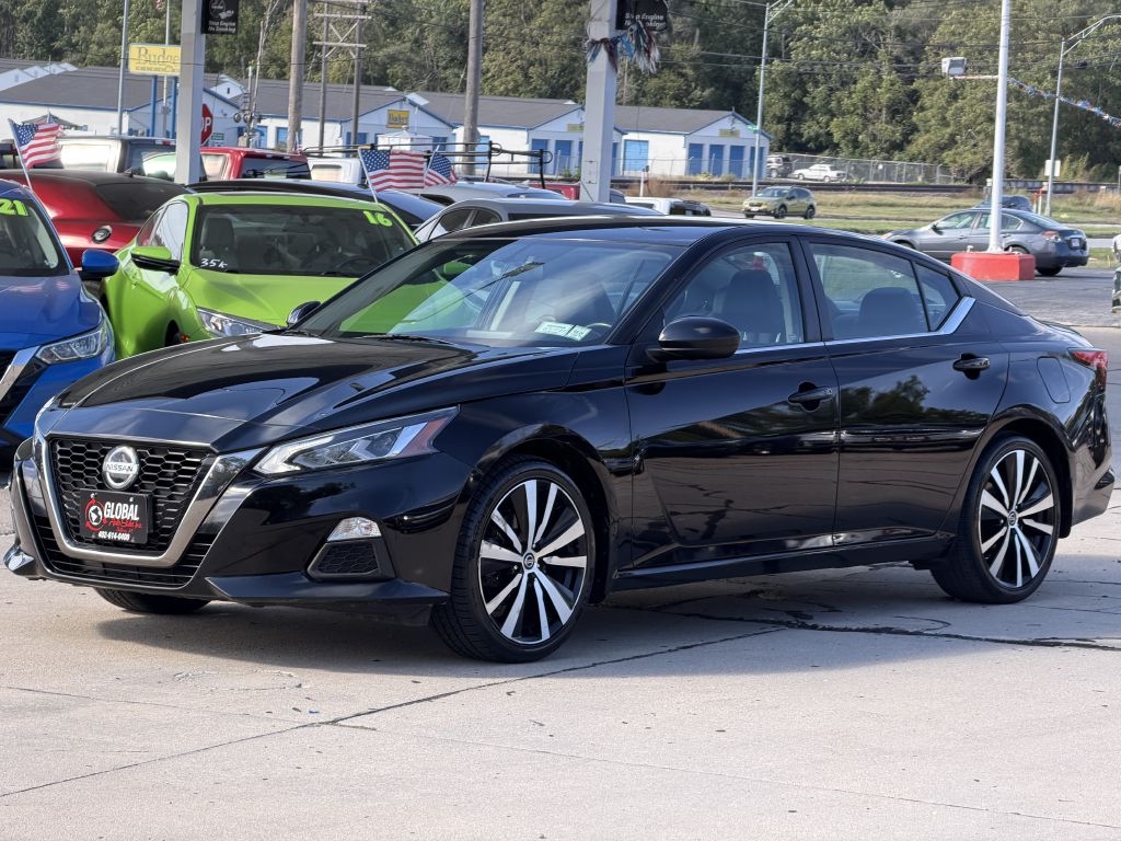 2019 Nissan Altima 2.5 SR photo 3