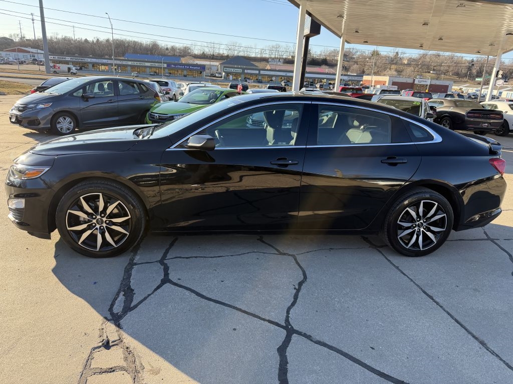 Chevrolet Malibu 4dr Sdn RS 2022