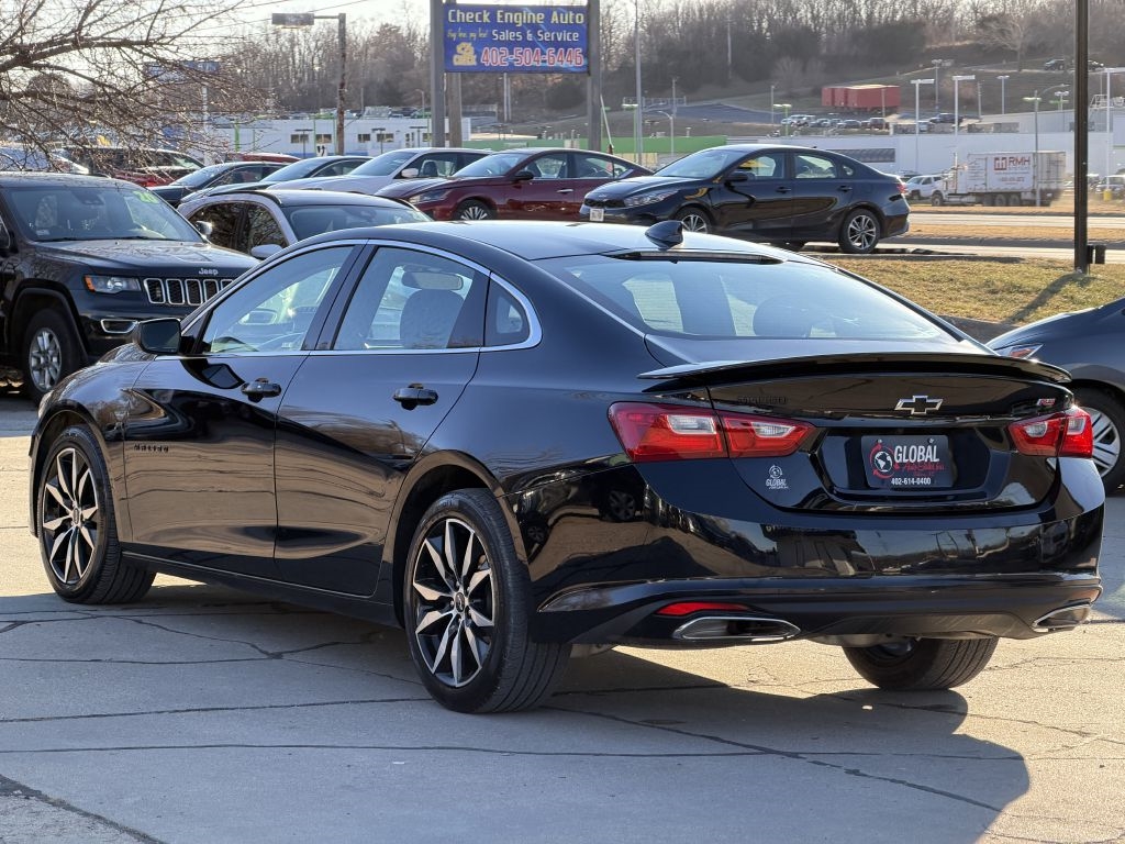 Chevrolet Malibu 4dr Sdn RS 2022