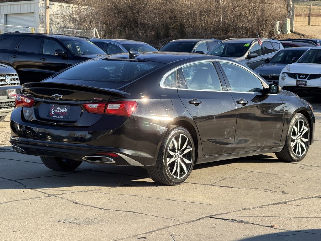 Chevrolet Malibu 4dr Sdn RS 2022