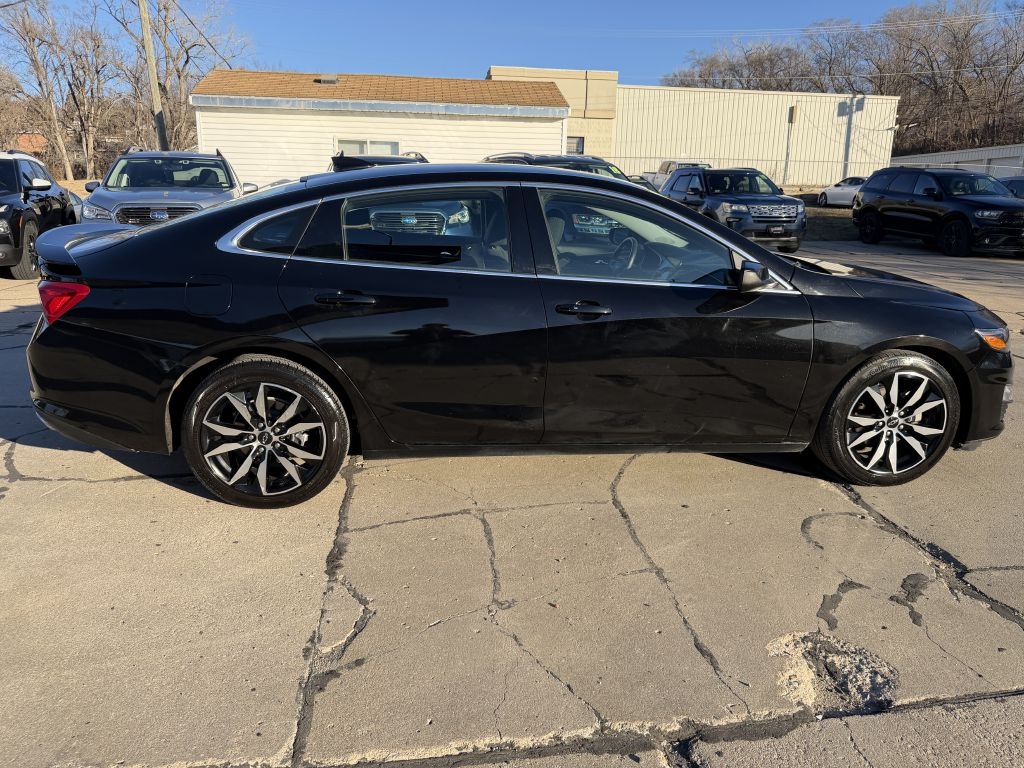 Chevrolet Malibu 4dr Sdn RS 2022