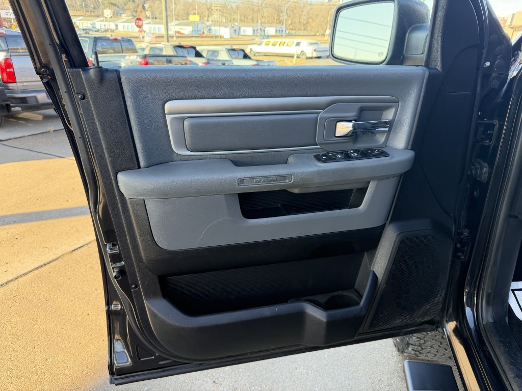 RAM 2500 4WD Crew Cab 149" Outdoorsman 2016