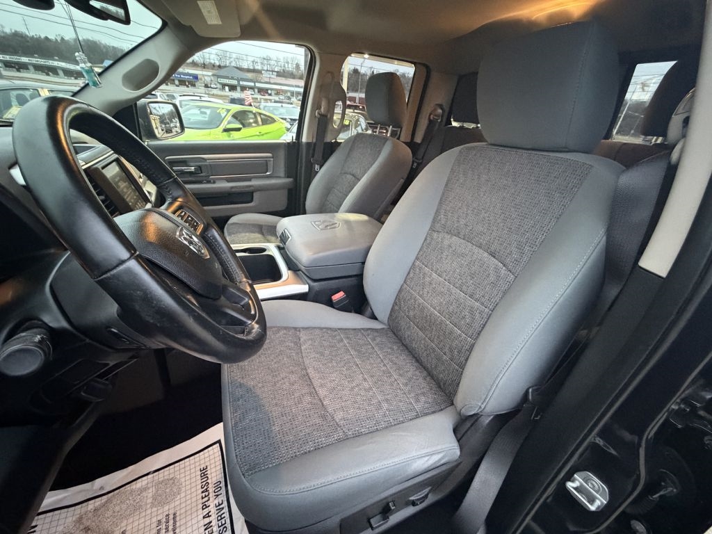 RAM 1500 Big Horn 4x4 Quad Cab 6'4" Box 2017