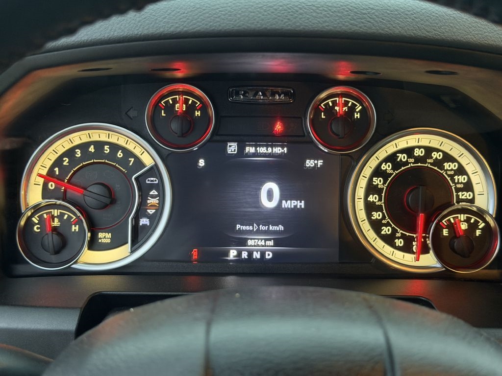 RAM 1500 Big Horn 4x4 Quad Cab 6'4" Box 2017