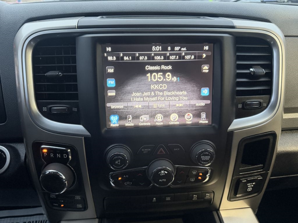 RAM 1500 Big Horn 4x4 Quad Cab 6'4" Box 2017