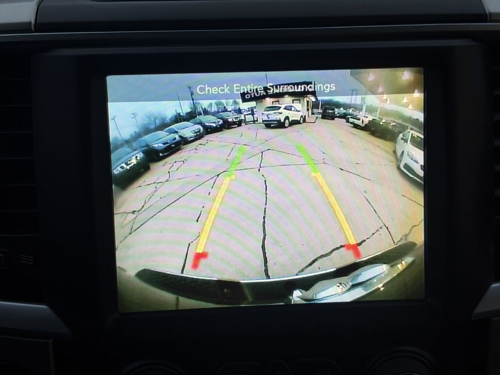 RAM 1500 Big Horn 4x4 Quad Cab 6'4" Box 2017