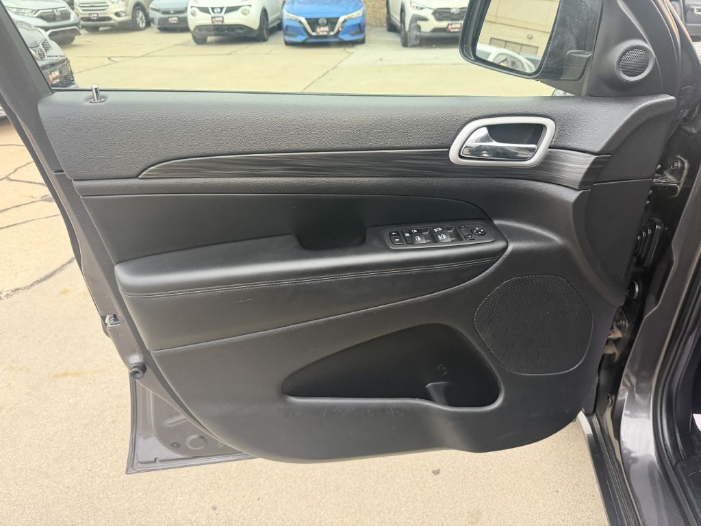 Jeep Grand Cherokee Laredo X 4x4 2021