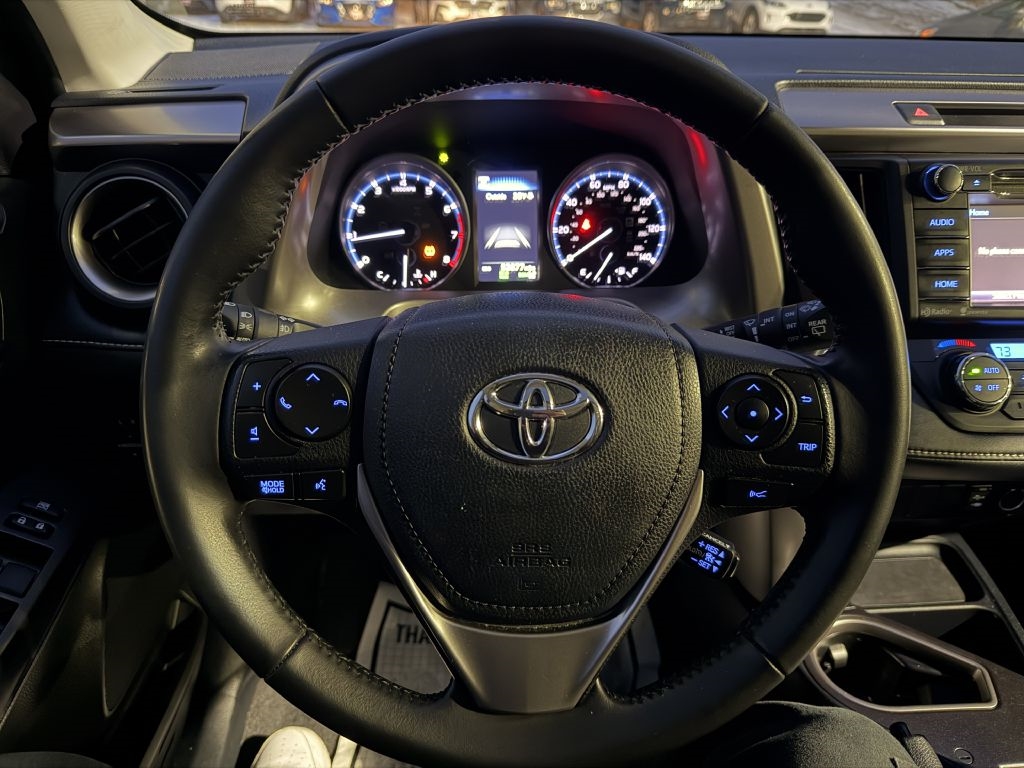 Toyota RAV4 Adventure AWD (Natl) 2018