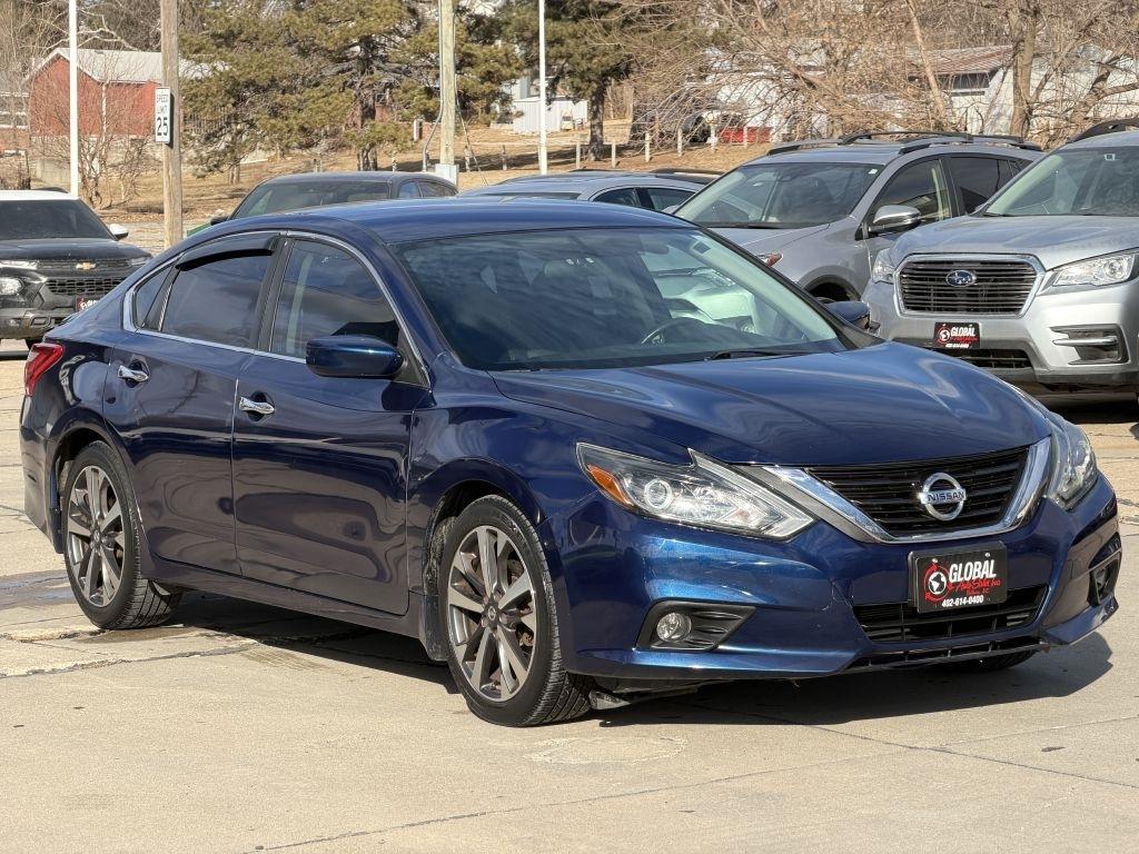 Nissan Altima 2.5 SR Sedan 2017