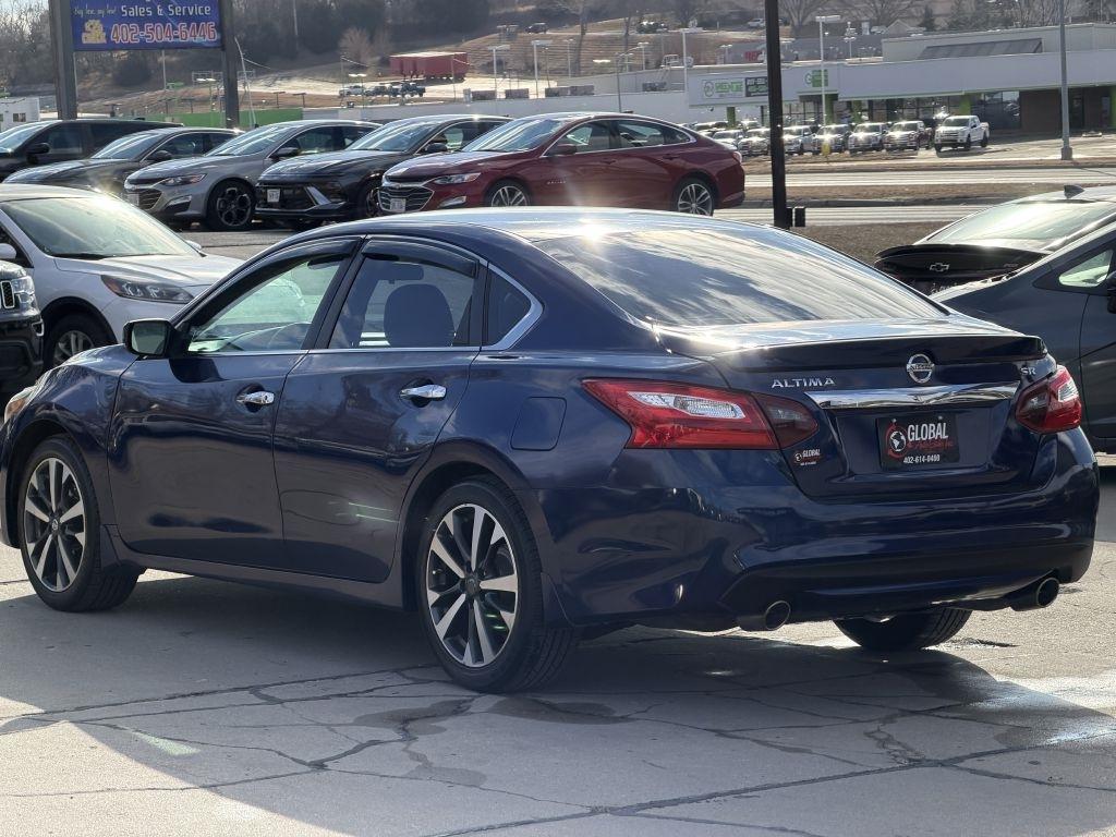 Nissan Altima 2.5 SR Sedan 2017