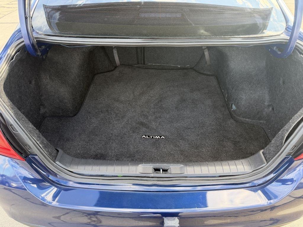 Nissan Altima 2.5 SR Sedan 2017