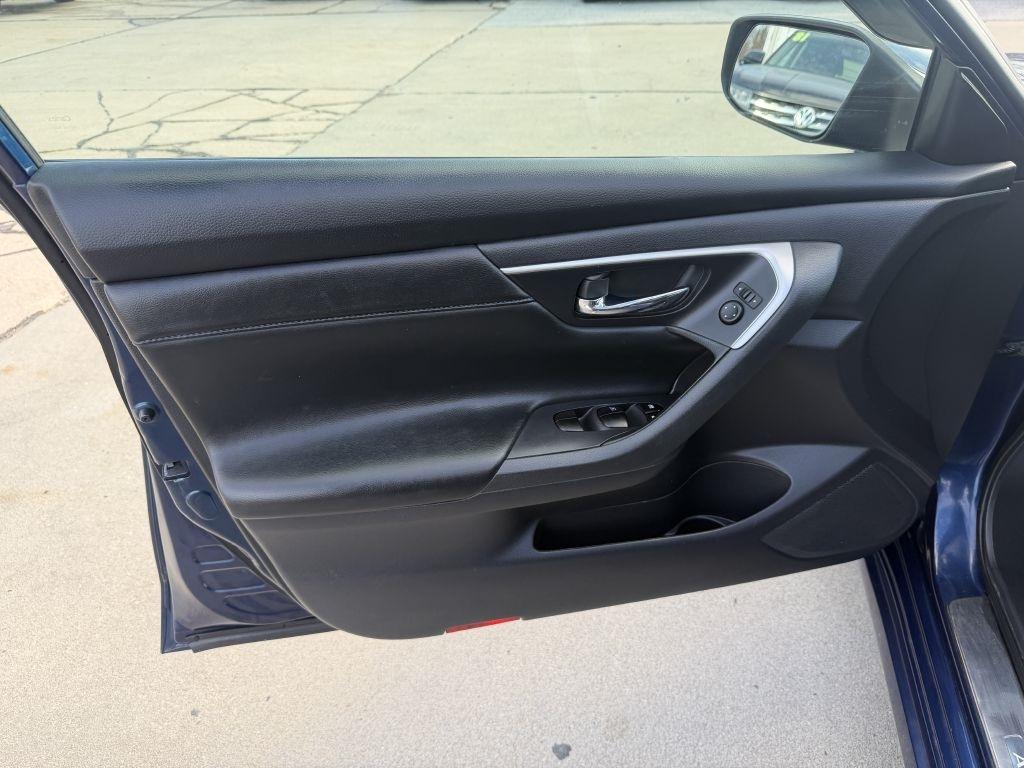 Nissan Altima 2.5 SR Sedan 2017