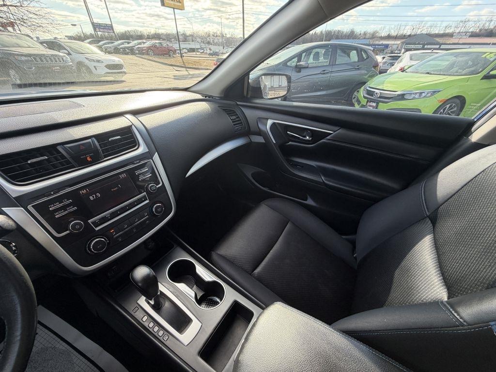 Nissan Altima 2.5 SR Sedan 2017