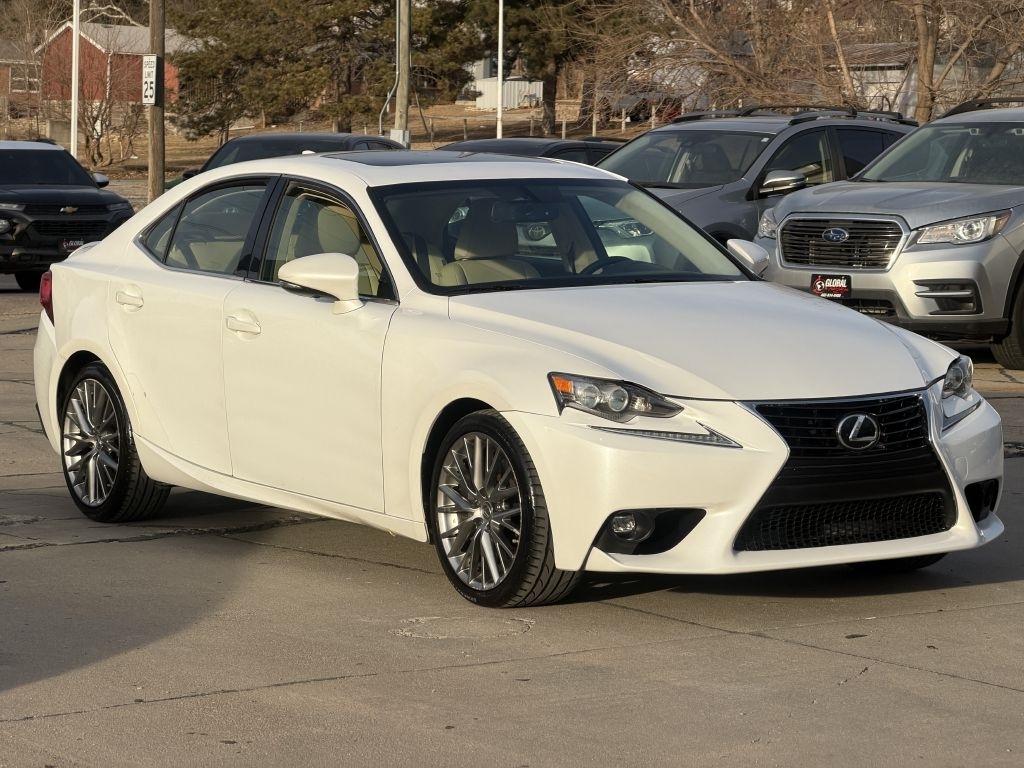 Lexus IS 300 4dr Sdn AWD 2016