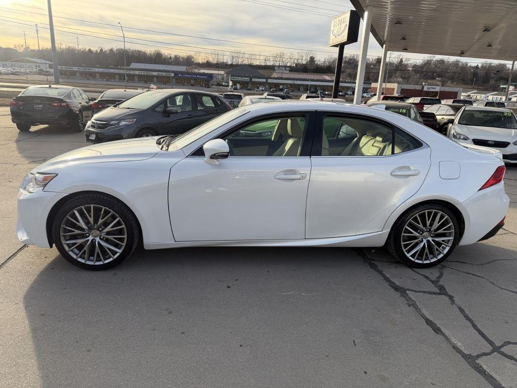 Lexus IS 300 4dr Sdn AWD 2016