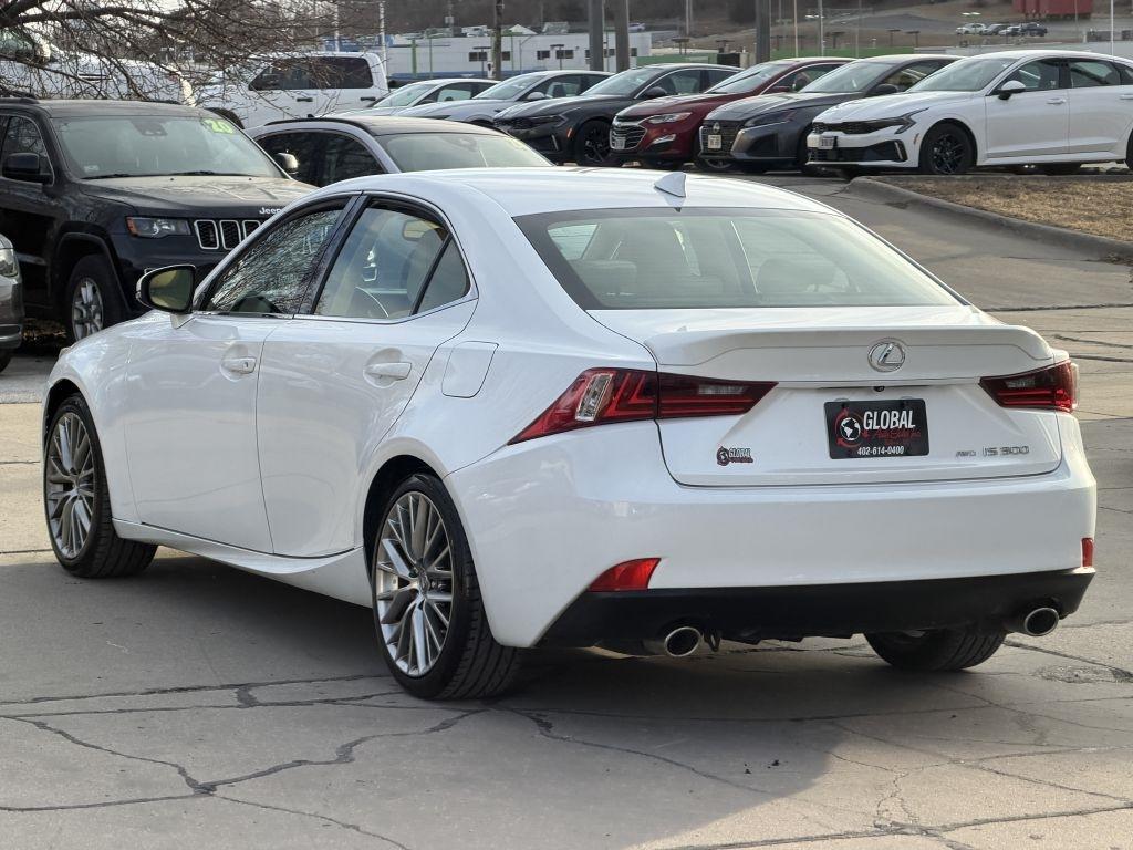Lexus IS 300 4dr Sdn AWD 2016