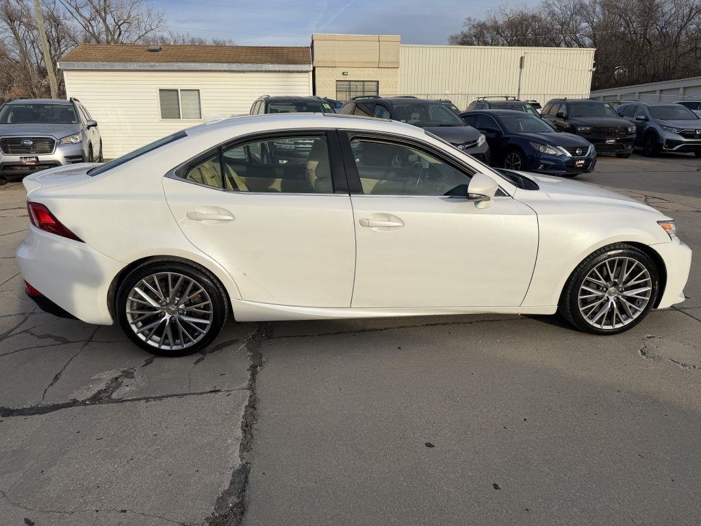 Lexus IS 300 4dr Sdn AWD 2016