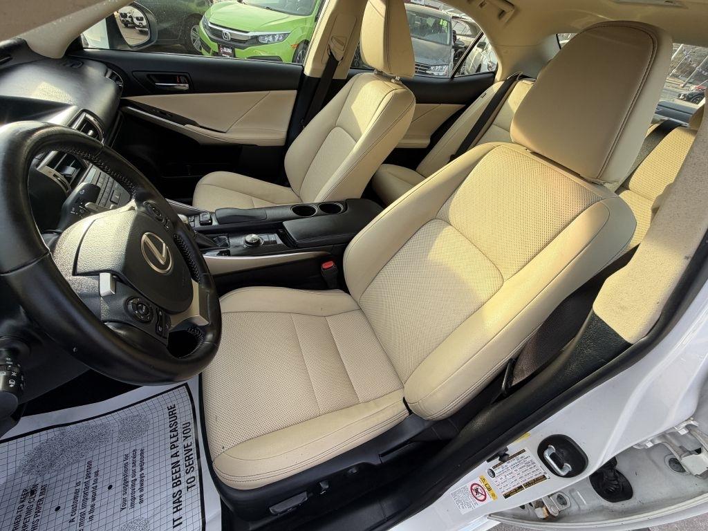 Lexus IS 300 4dr Sdn AWD 2016