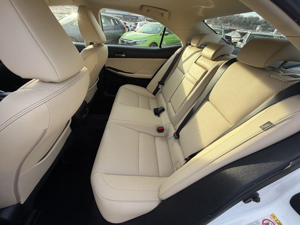 Lexus IS 300 4dr Sdn AWD 2016