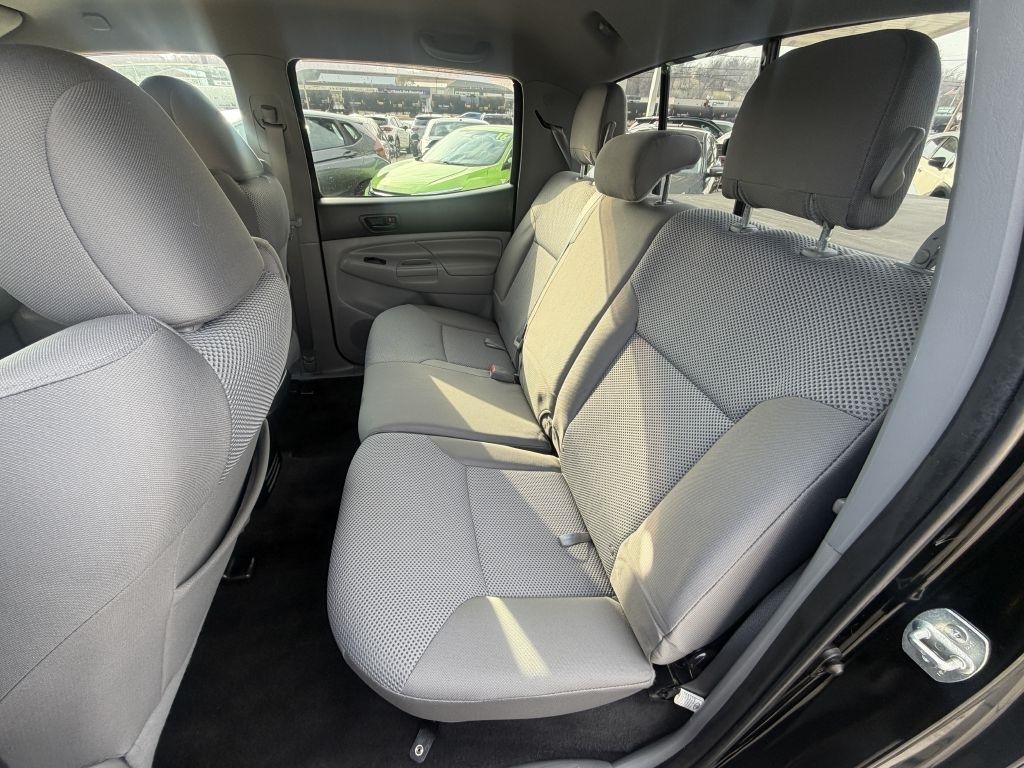 Toyota Tacoma 4WD Double Cab V6 MT (Natl) 2013