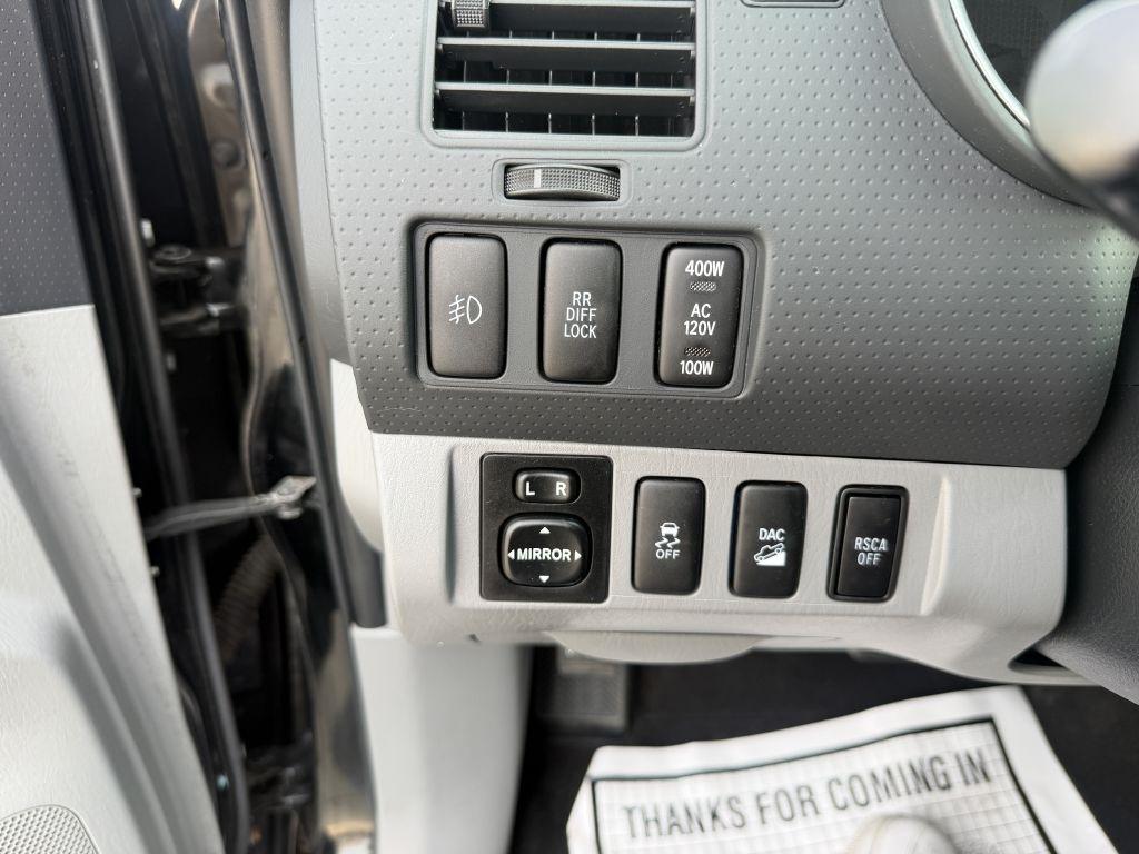 Toyota Tacoma 4WD Double Cab V6 MT (Natl) 2013