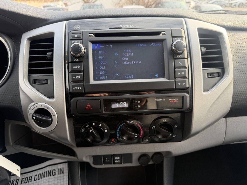 Toyota Tacoma 4WD Double Cab V6 MT (Natl) 2013