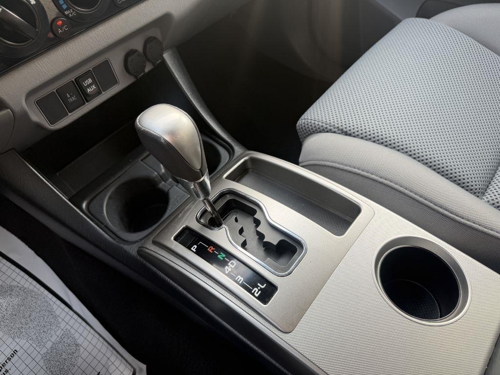 Toyota Tacoma 4WD Double Cab V6 MT (Natl) 2013