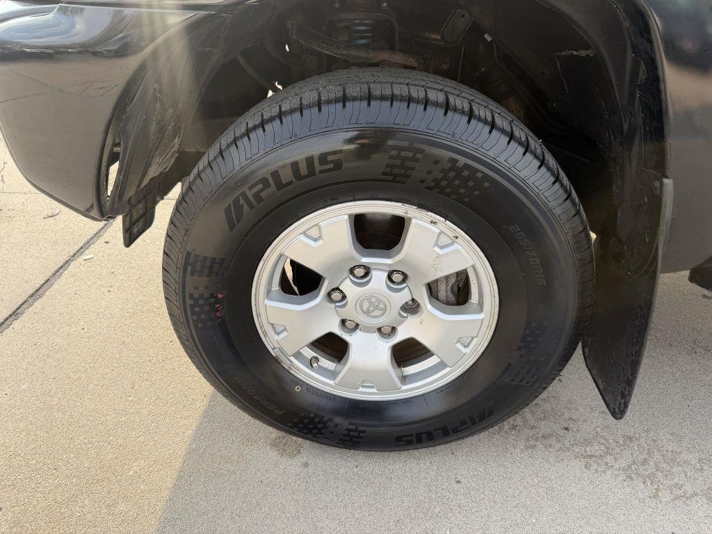 Toyota Tacoma 4WD Double Cab V6 MT (Natl) 2013