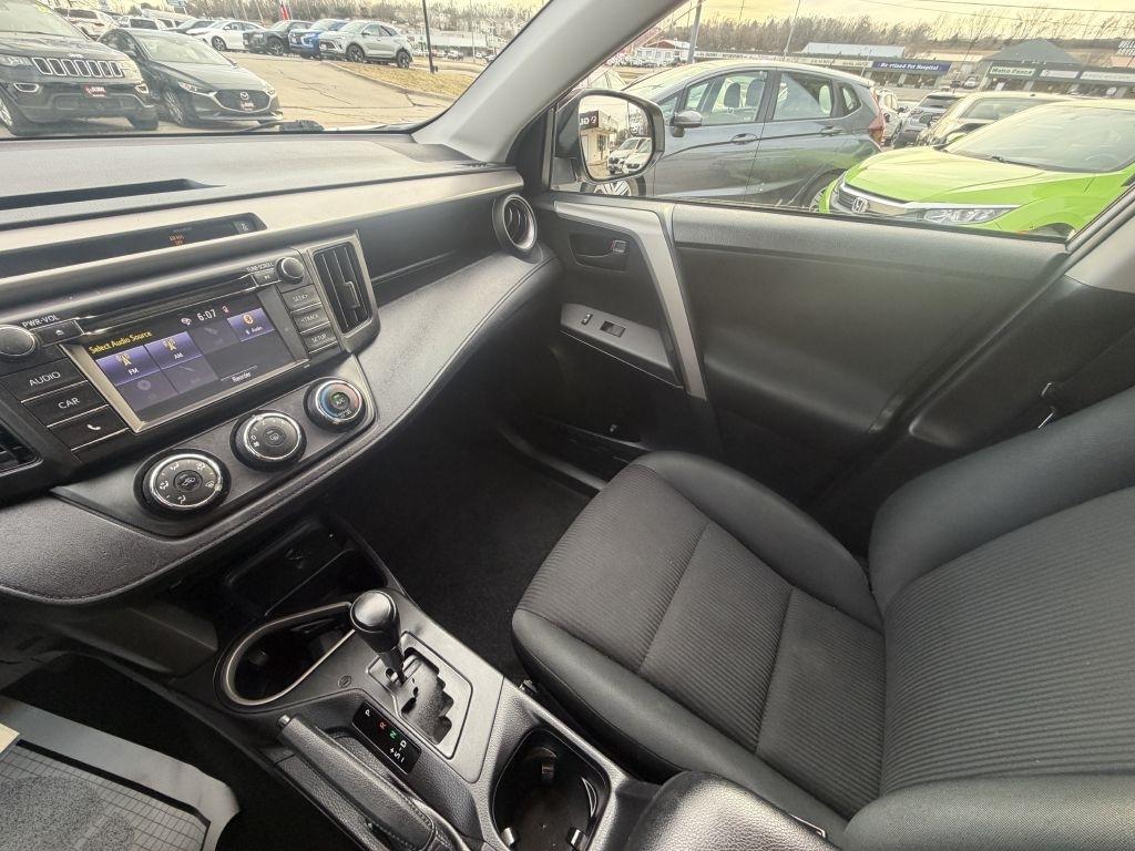 Toyota RAV4 AWD 4dr LE (Natl) 2016