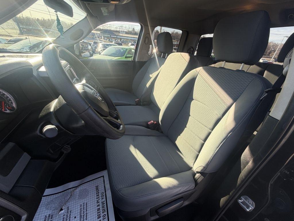 RAM 1500 Express 4x4 Quad Cab 6'4" Box 2017