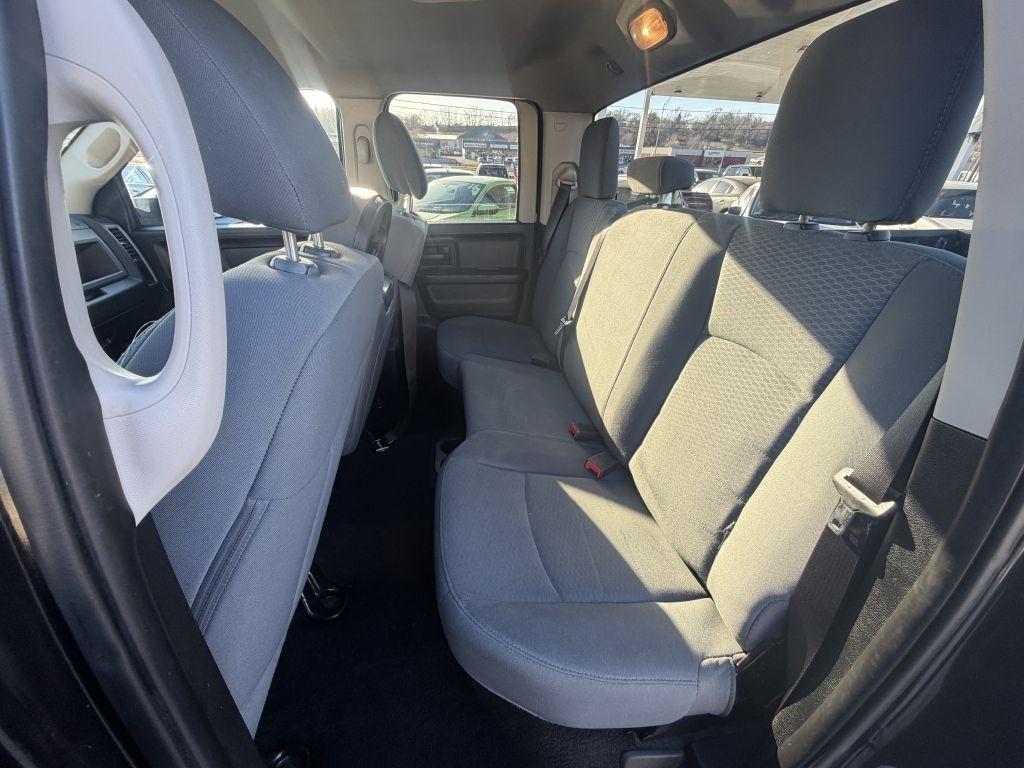 RAM 1500 Express 4x4 Quad Cab 6'4" Box 2017