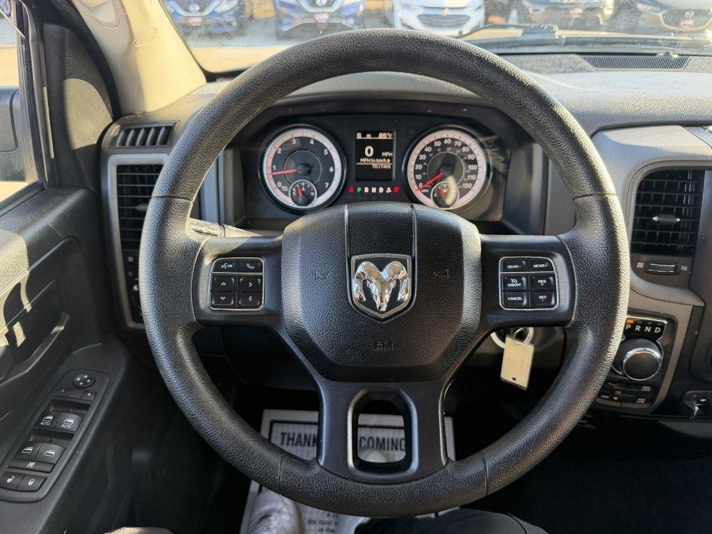 RAM 1500 Express 4x4 Quad Cab 6'4" Box 2017