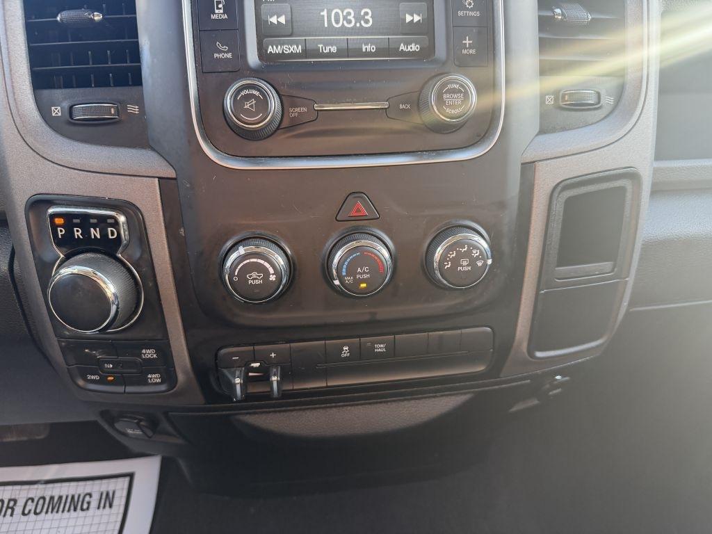 RAM 1500 Express 4x4 Quad Cab 6'4" Box 2017