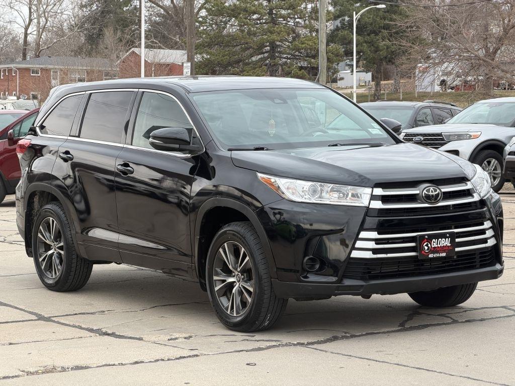 Toyota Highlander LE V6 AWD (Natl) 2018