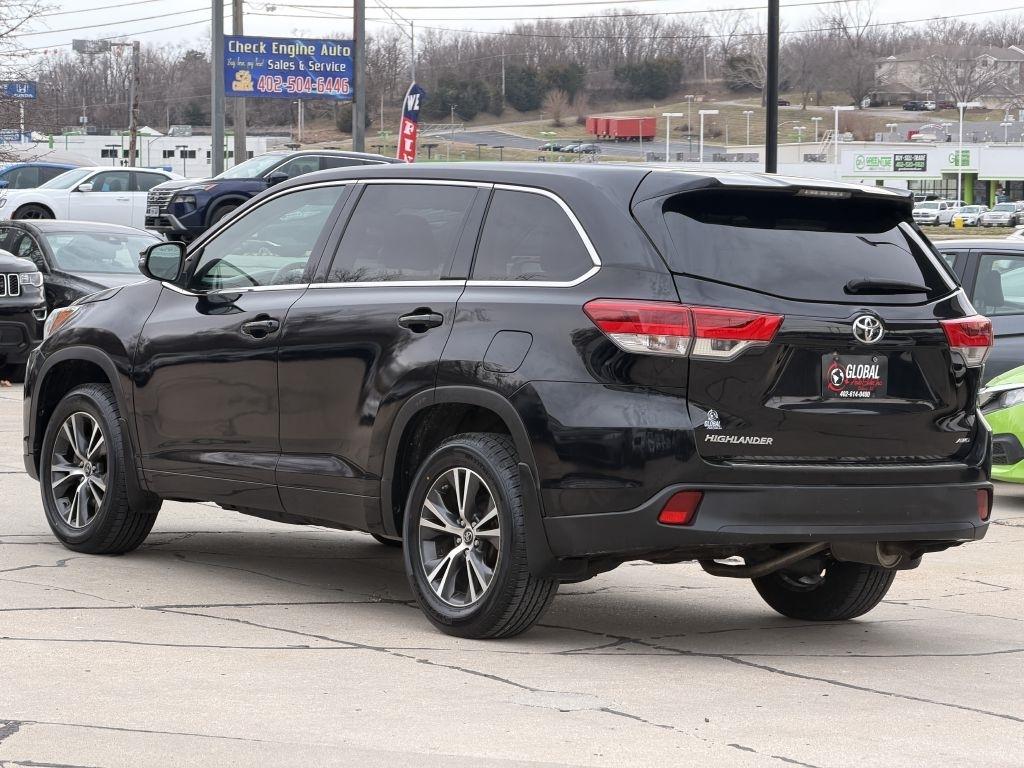 Toyota Highlander LE V6 AWD (Natl) 2018