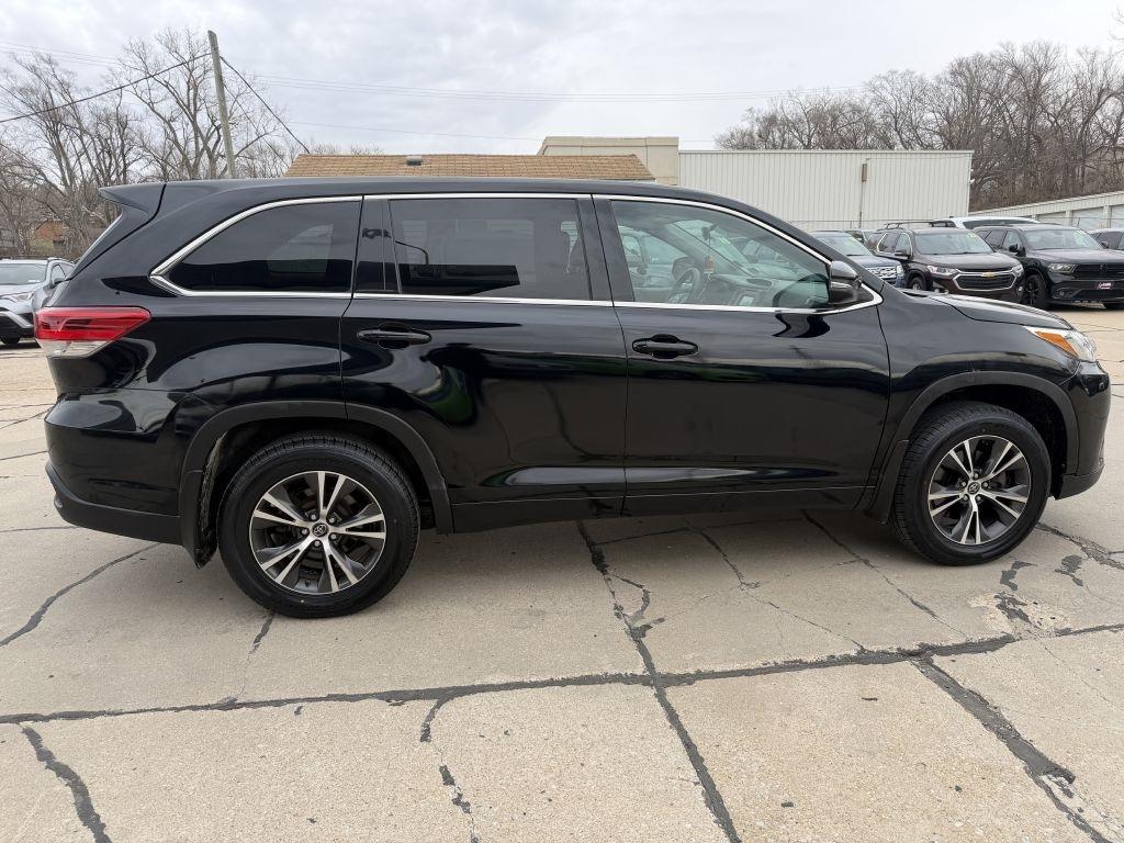 Toyota Highlander LE V6 AWD (Natl) 2018
