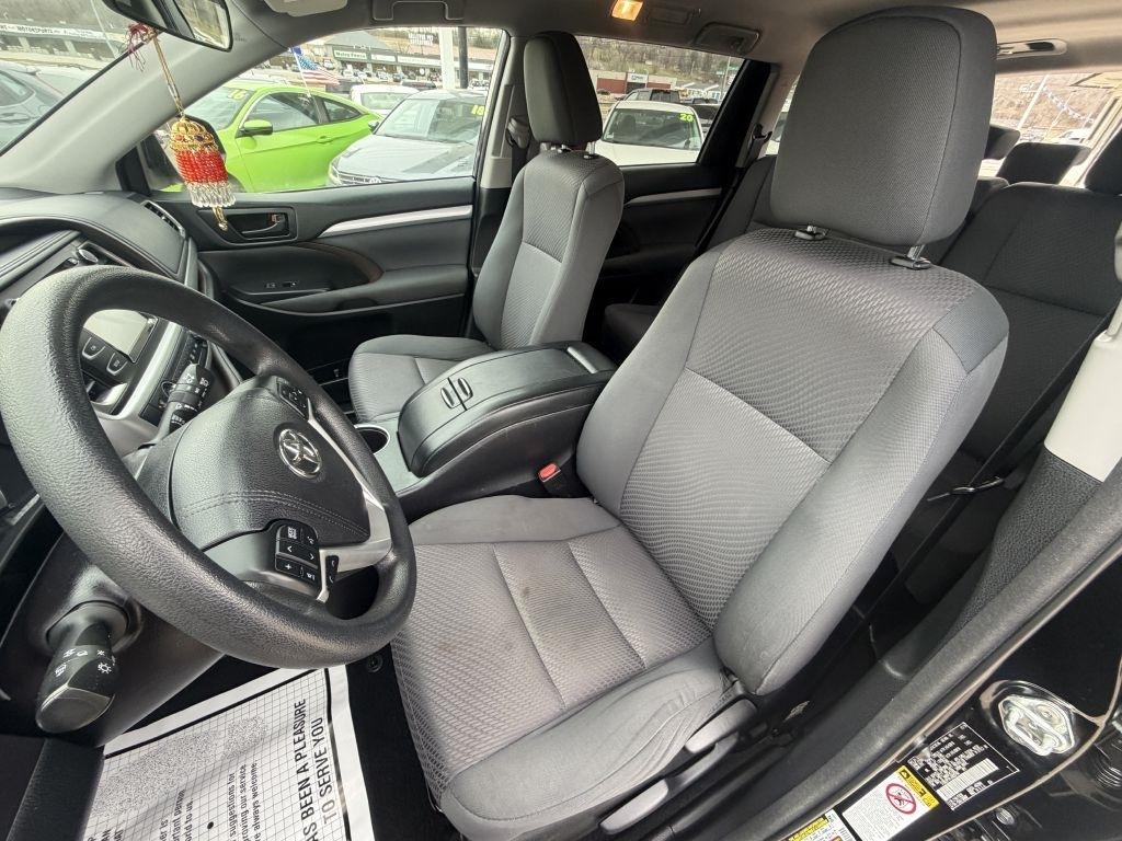 Toyota Highlander LE V6 AWD (Natl) 2018