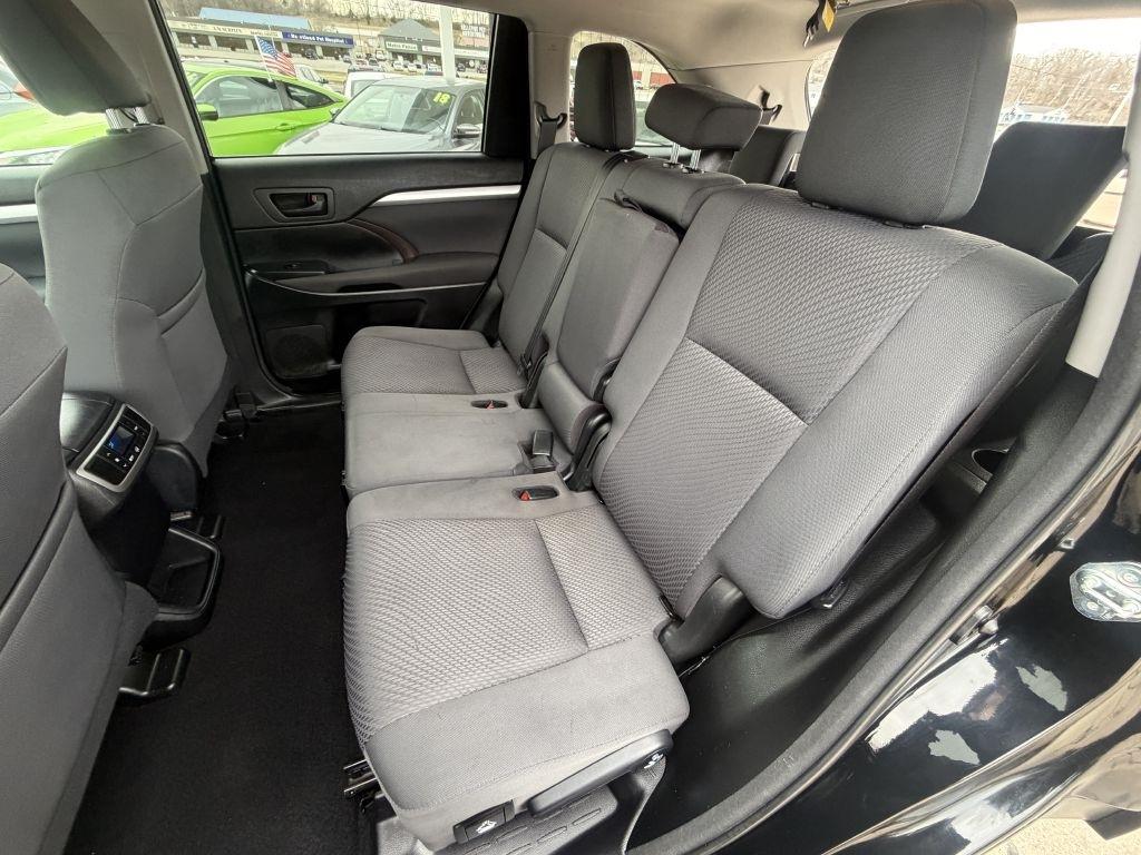 Toyota Highlander LE V6 AWD (Natl) 2018