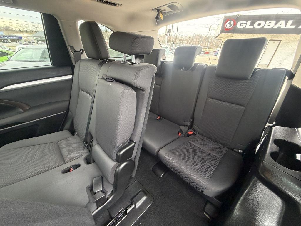 Toyota Highlander LE V6 AWD (Natl) 2018