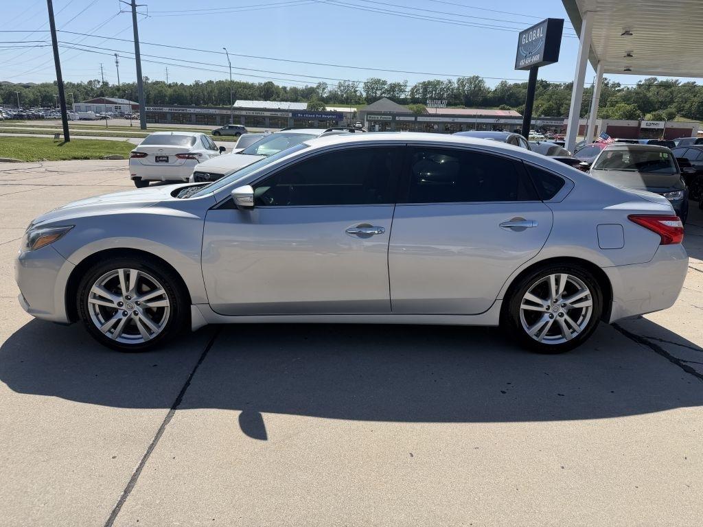 Nissan Altima 4dr Sdn V6 3.5 SL 2016