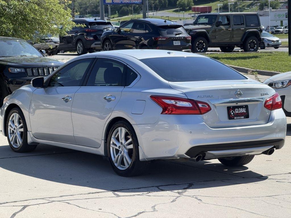 Nissan Altima 4dr Sdn V6 3.5 SL 2016