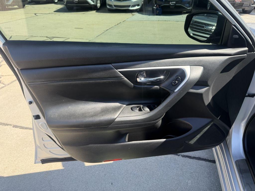 Nissan Altima 4dr Sdn V6 3.5 SL 2016