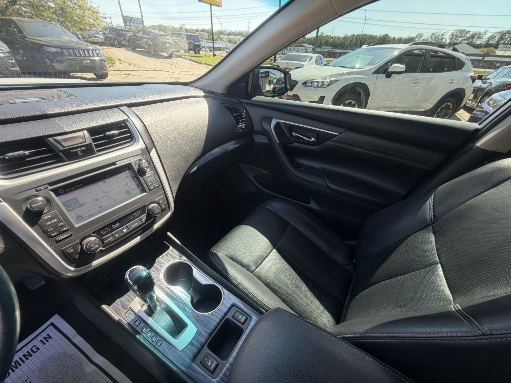 Nissan Altima 4dr Sdn V6 3.5 SL 2016