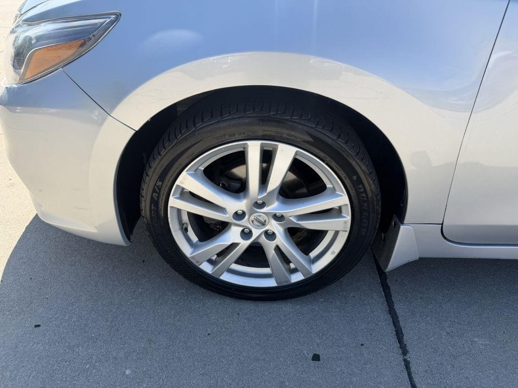 Nissan Altima 4dr Sdn V6 3.5 SL 2016
