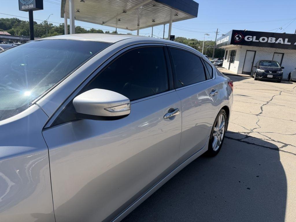 Nissan Altima 4dr Sdn V6 3.5 SL 2016
