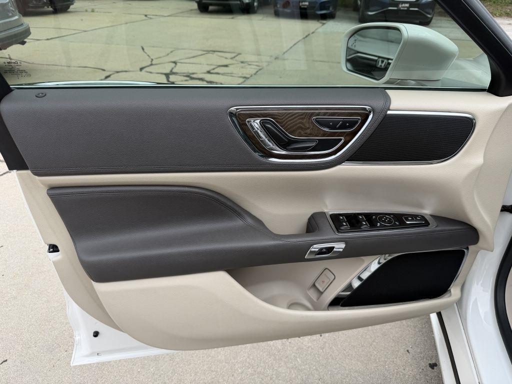 Lincoln Continental Select FWD 2017