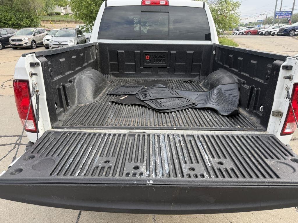 RAM 1500 Big Horn 4x4 Crew Cab 5'7" Box 2017